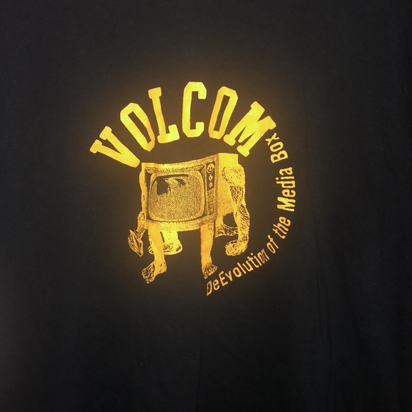 Volcom Graphic Tee - unisex - “devolution of the media box” - small size - Picture 2 of 5